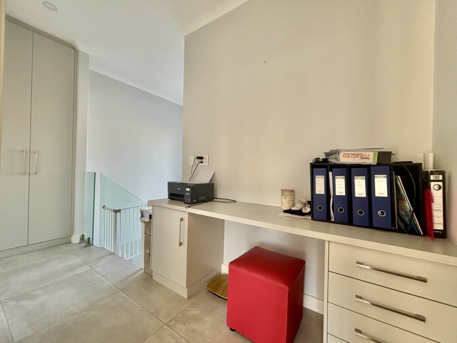 4 Bedroom Property for Sale in Sandown Western Cape